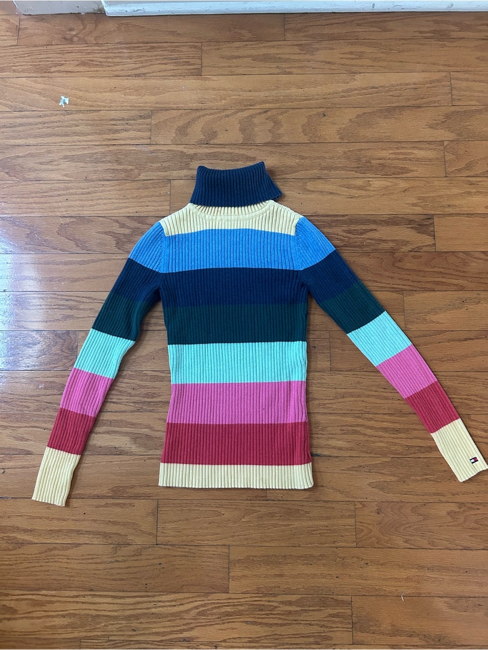 Like new Tommy Hilfiger women Striped Ribbed Turtleneck Sweater size S